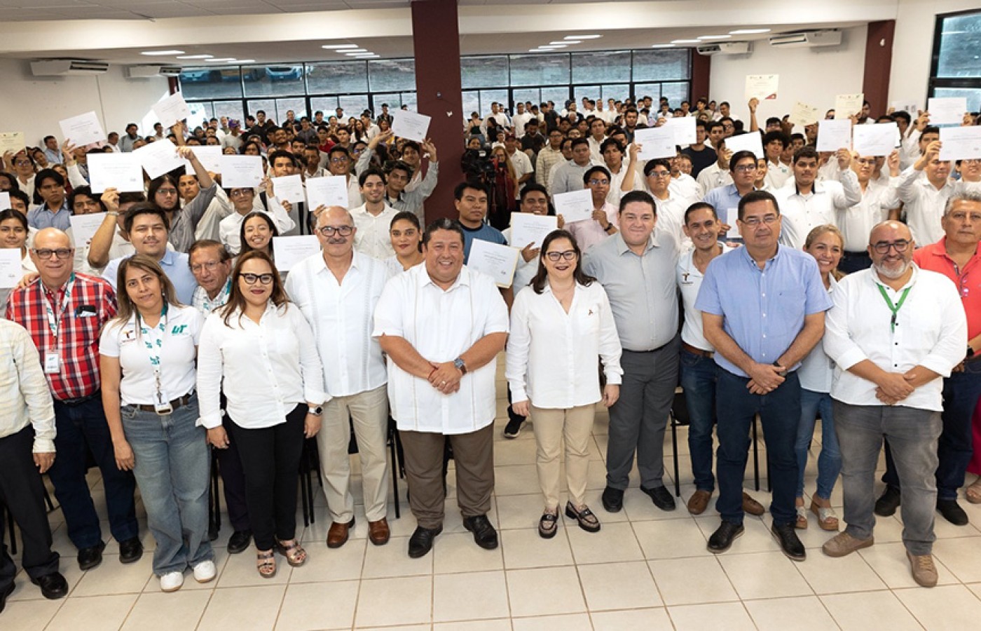 Certifican a estudiantes de la Universidad Tecnológica de Altamira en el idioma inglés