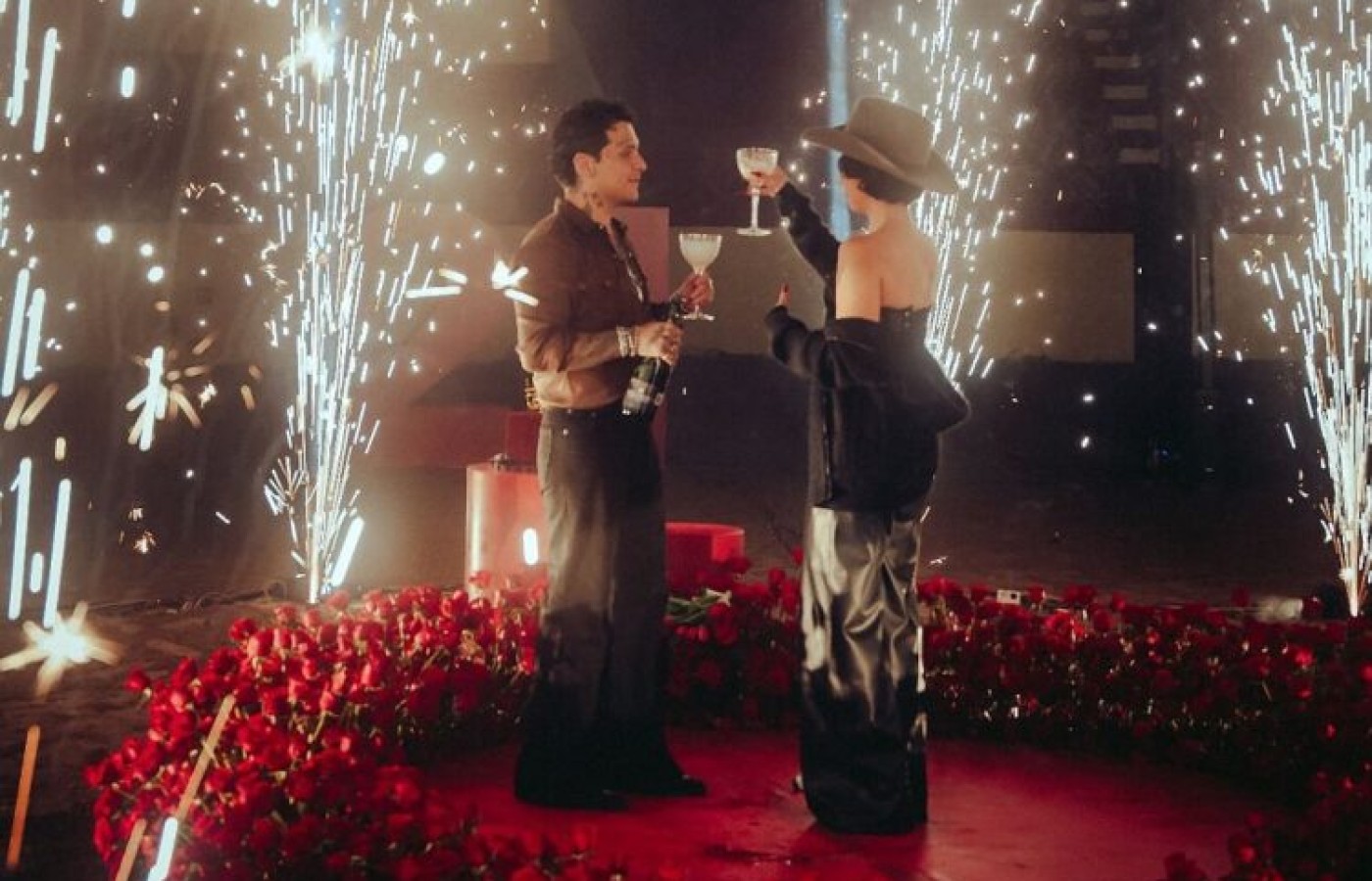 Christian Nodal sorprende a Ángela Aguilar con romántica celebración de cumpleaños