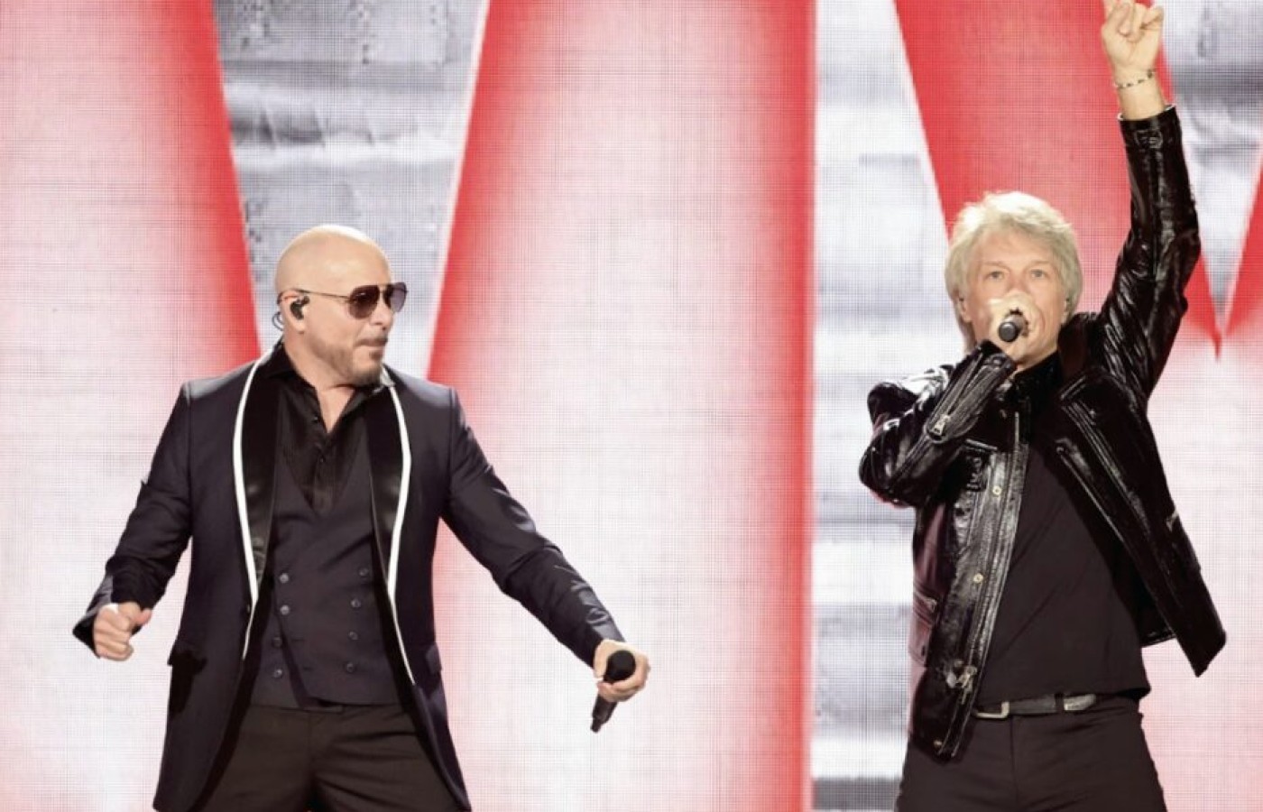Bon Jovi y Pitbull electrizan en el Latin Grammy