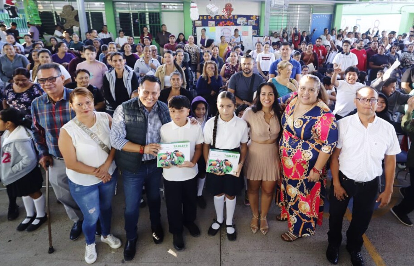 Más de 40 mil estudiantes serán beneficiados con tabletsen P. Vallarta: Munguía