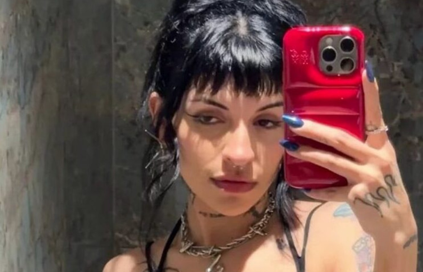 Cazzu lanza fuerte indirecta a Ángela Aguilar en su regreso a los escenarios