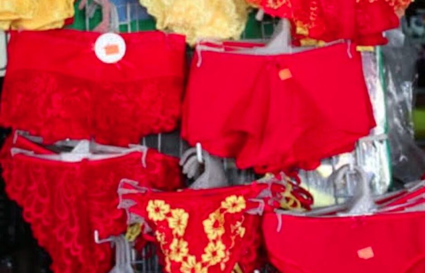 ¡Alista tus calzoncillos! Los mejores rituales de Año Nuevo para atraer el amor