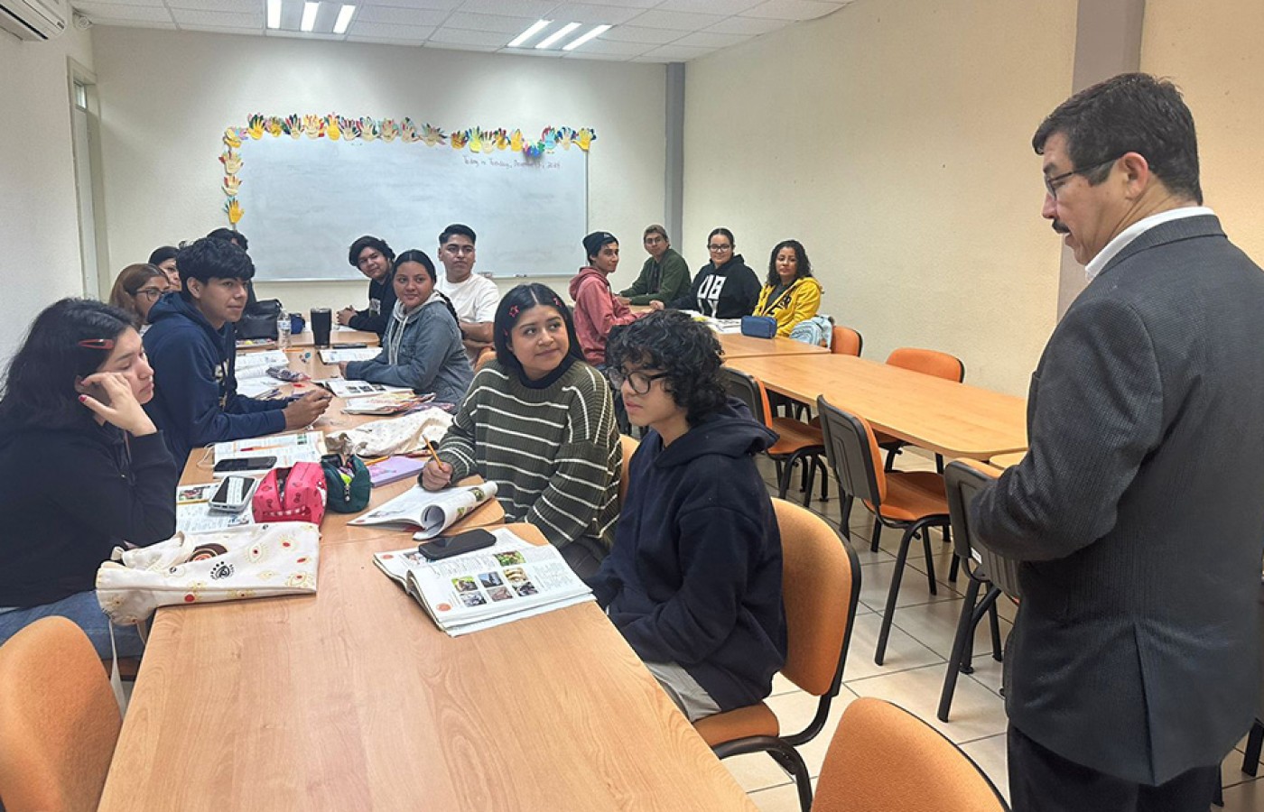 Refuerza la UAT vinculación social de los gimnasios multidisciplinarios
