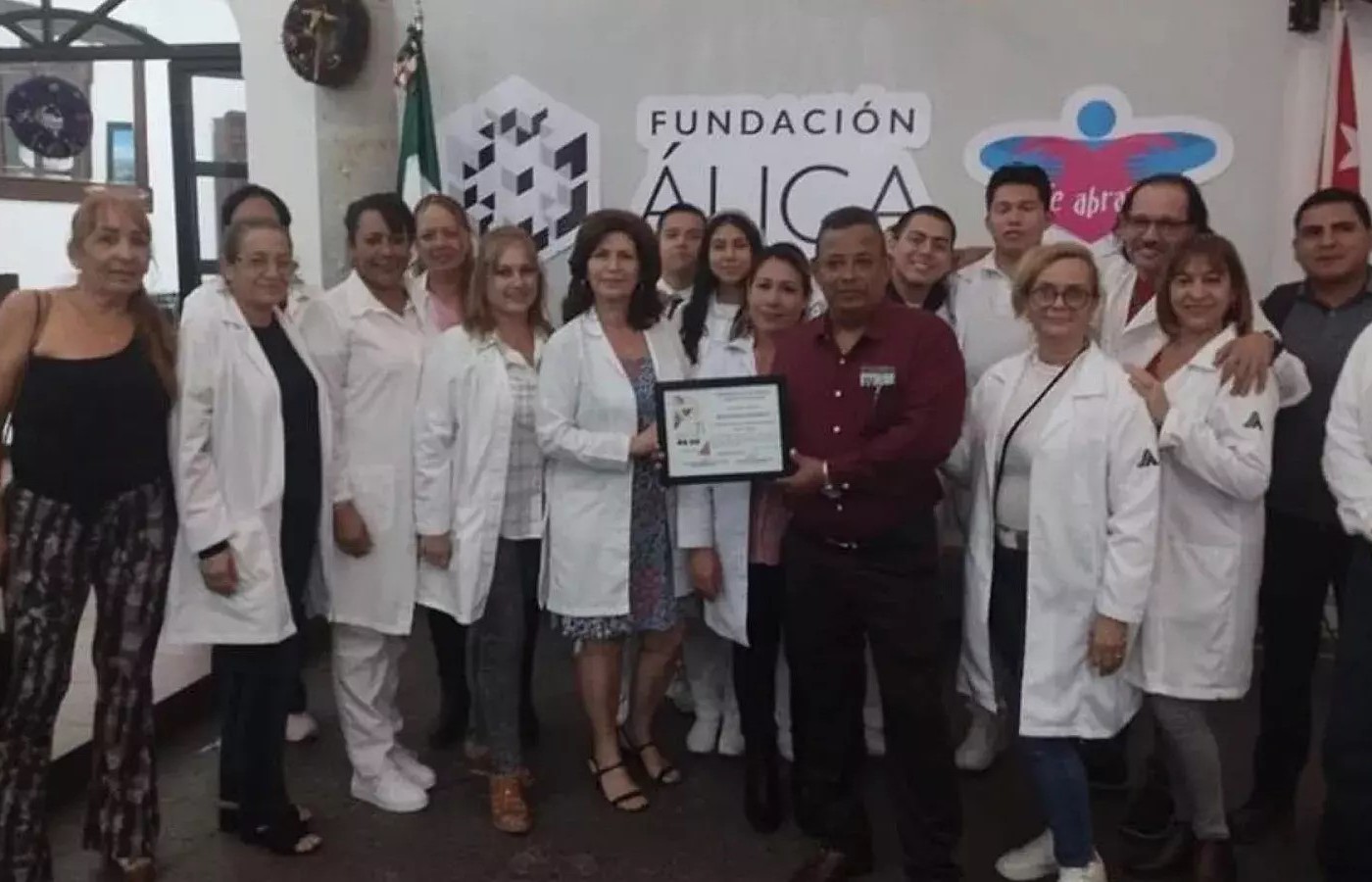 Régimen sigue enviando médicos a México, a pesar de la crisis sanitaria en Cuba
