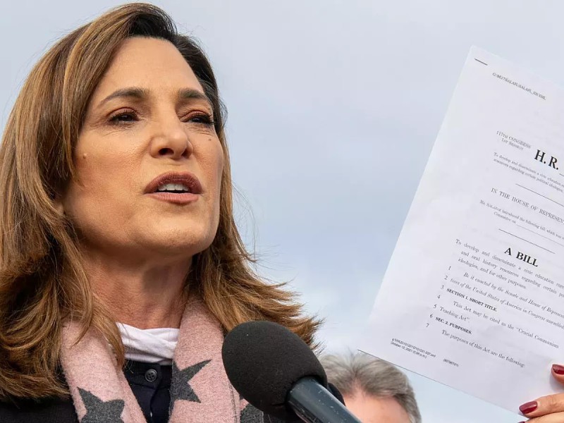 María Elvira Salazar: "Esperemos que no haya sorpresas antes del 20 de enero de 2025"