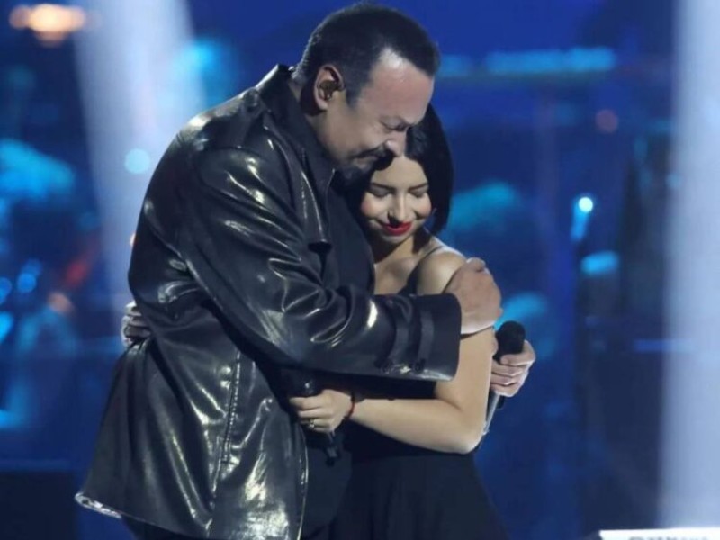 Pepe Aguilar responde si paga por limpiar la imagen de Ángela Aguilar
