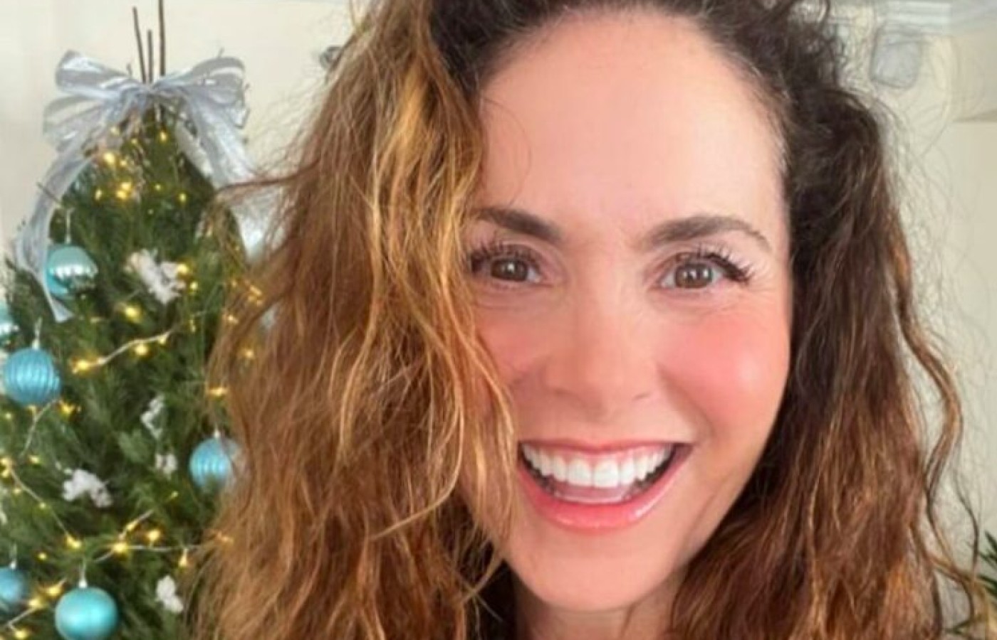 Mira a Lucero como una científica en el nuevo filme de Netflix