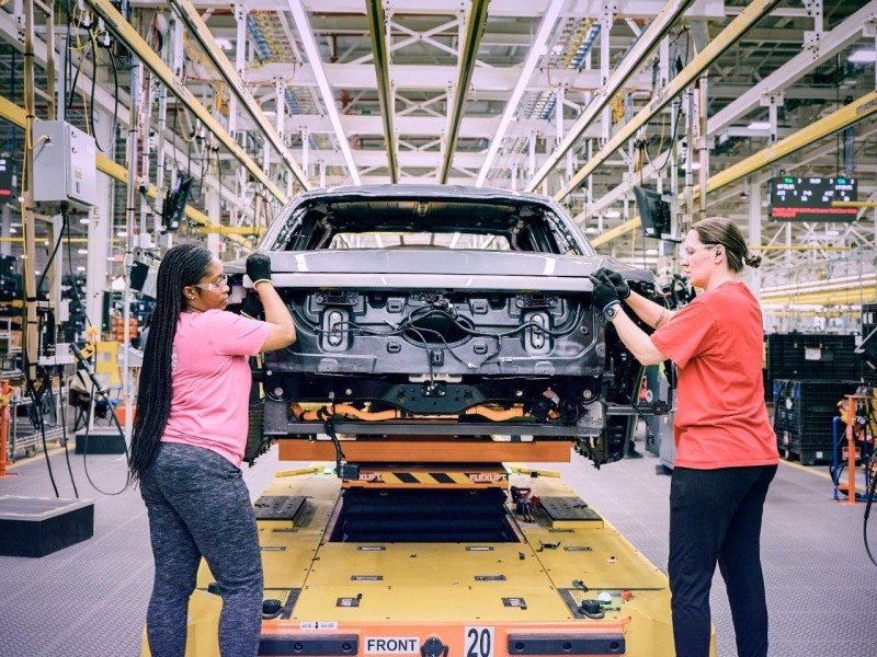 Ford ha comenzado a planificar un sistema híbrido enchufable para su uso en SUV's y camionetas más grandes