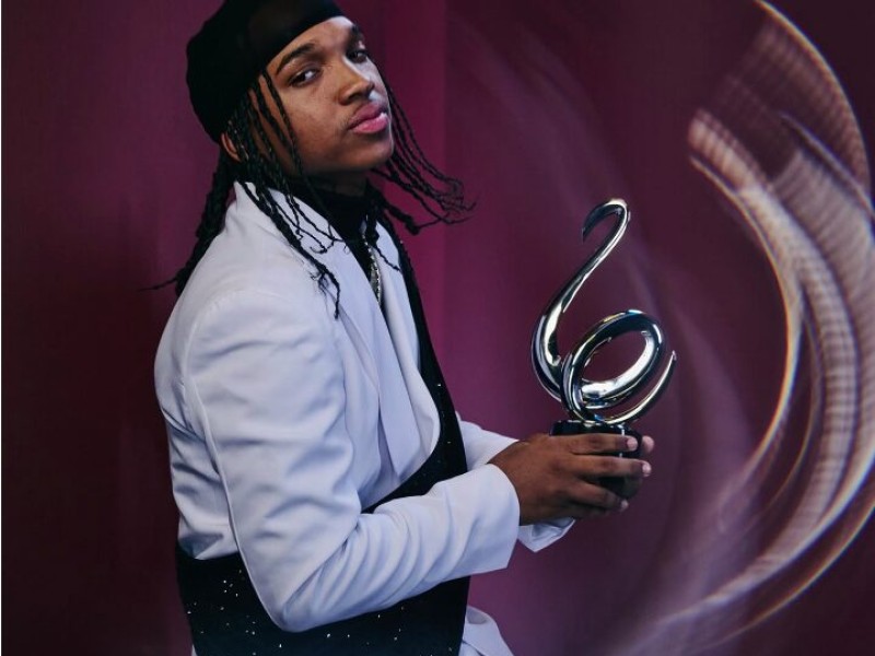Lomiiel hace historia en Premio Lo Nuestro al ser el primer ganador en Mejor Canción Dembow