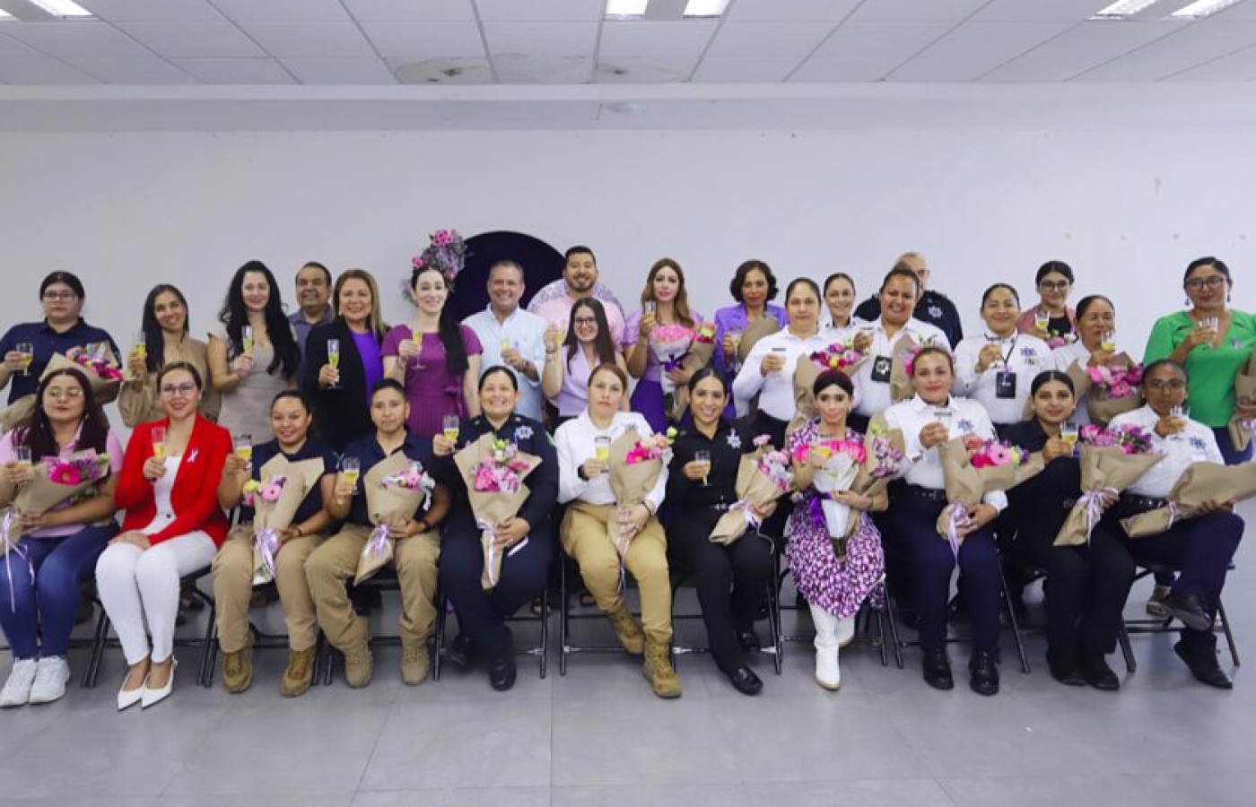 Reconocen a mujeres en Vallarta por su labor y dedicación en el servicio público