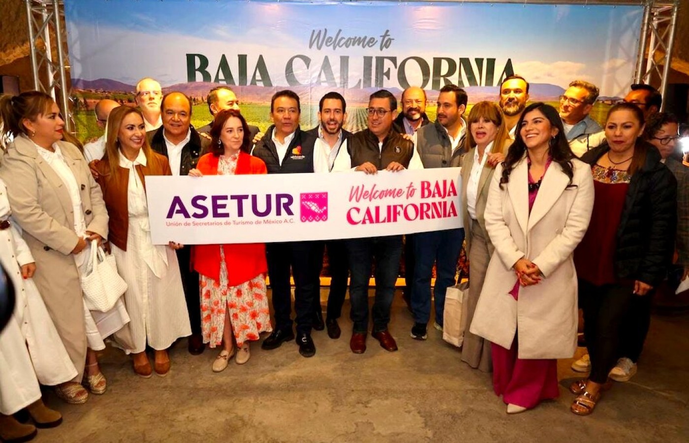 Plantean nueva etapa para atraer más inversiones y turistas