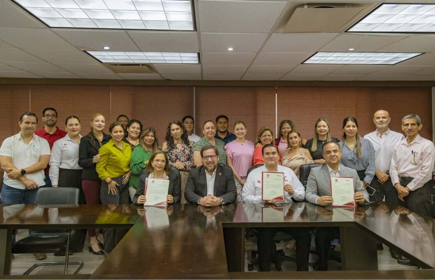 Nombran titulares de subsecretarías en la SET