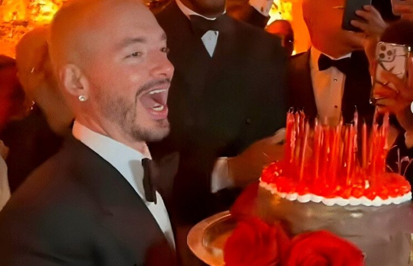 J Balvin celebra su cumpleaños 40 con tremenda fiesta en Italia