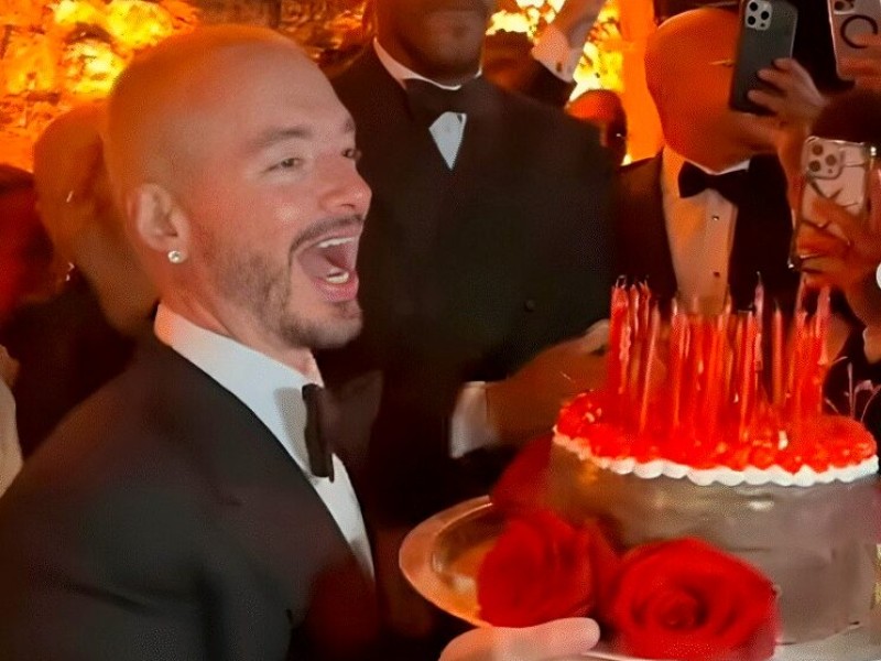 J Balvin celebra su cumpleaños 40 con tremenda fiesta en Italia