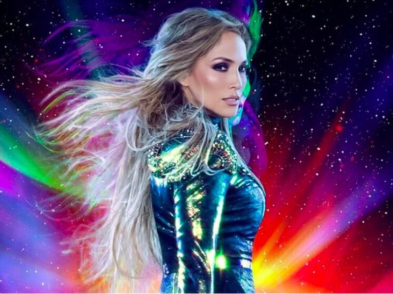 Jennifer Lopez protagoniza candentes besos en los American Music Awards