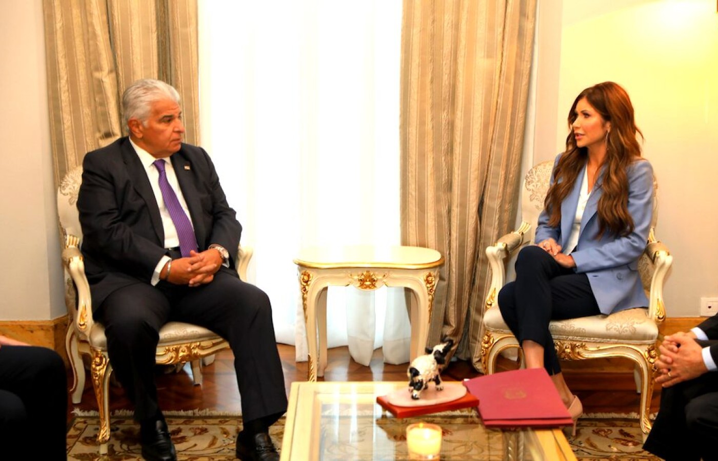 Presidente panameño se reúne con secretaria de Seguridad de EEUU
