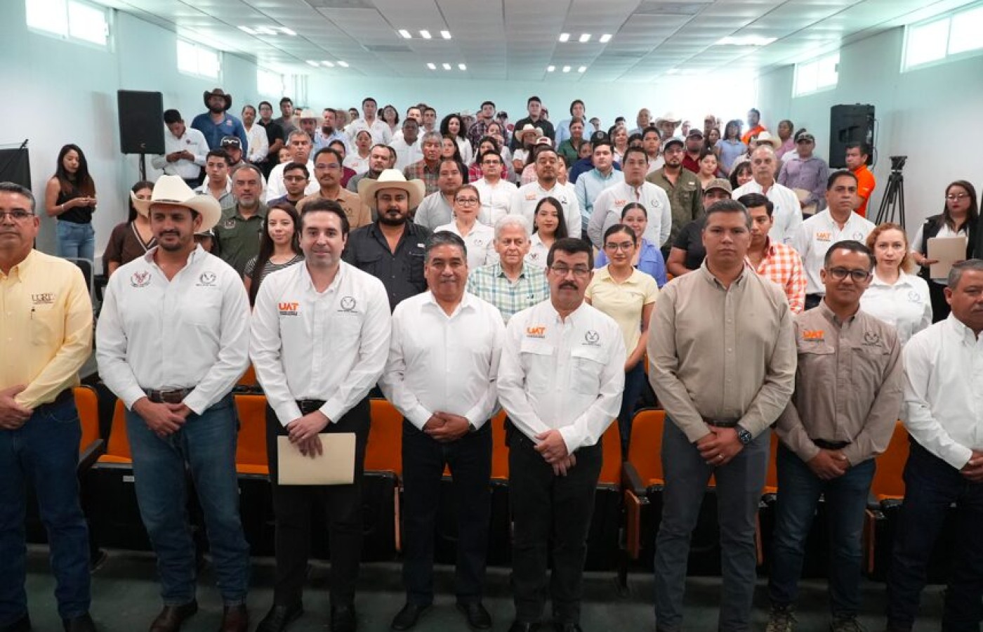 Inaugura Dámaso Anaya curso sobre administración de ranchos