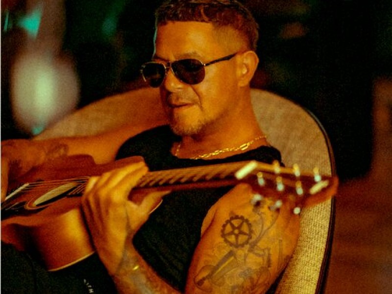 Alejandro Sanz estrena video de “El vino de tu boca”, un poema visual al amor perdido