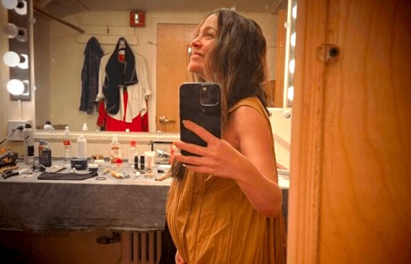Natalia Lafourcade comparte felices imágenes de su embarazo