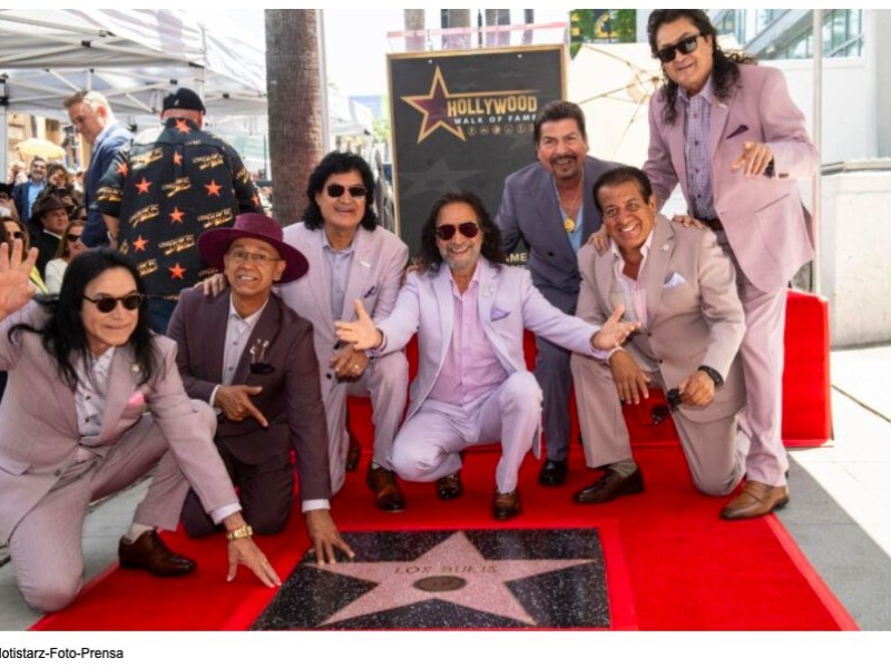 Los Bukis reciben estrella en el Paseo de la Fama de Hollywood y abogan por los inmigrantes