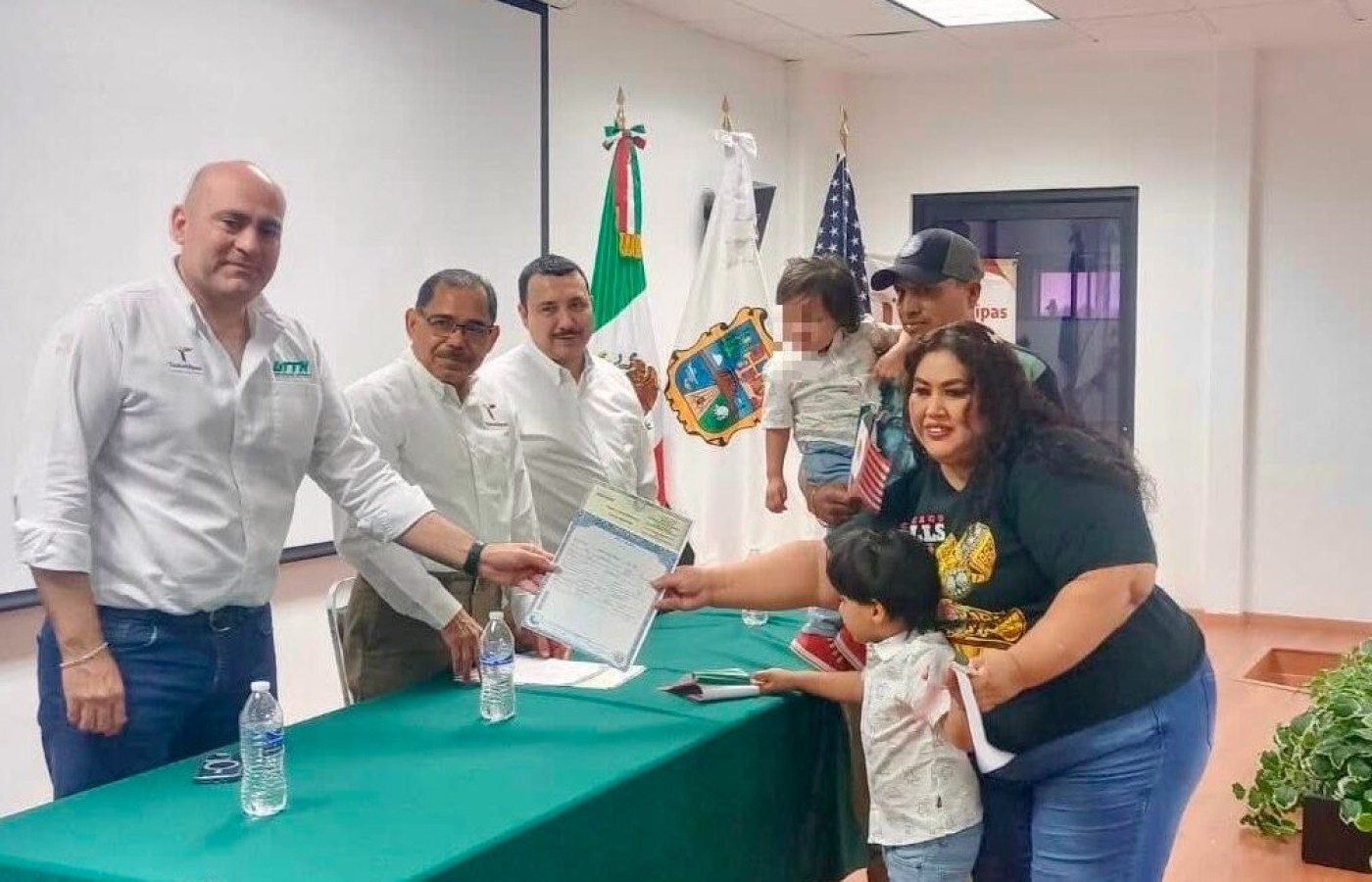 Fortalece ITM identidad binacional de la niñez migrante con entrega de actas de Doble Nacionalidad en Reynosa