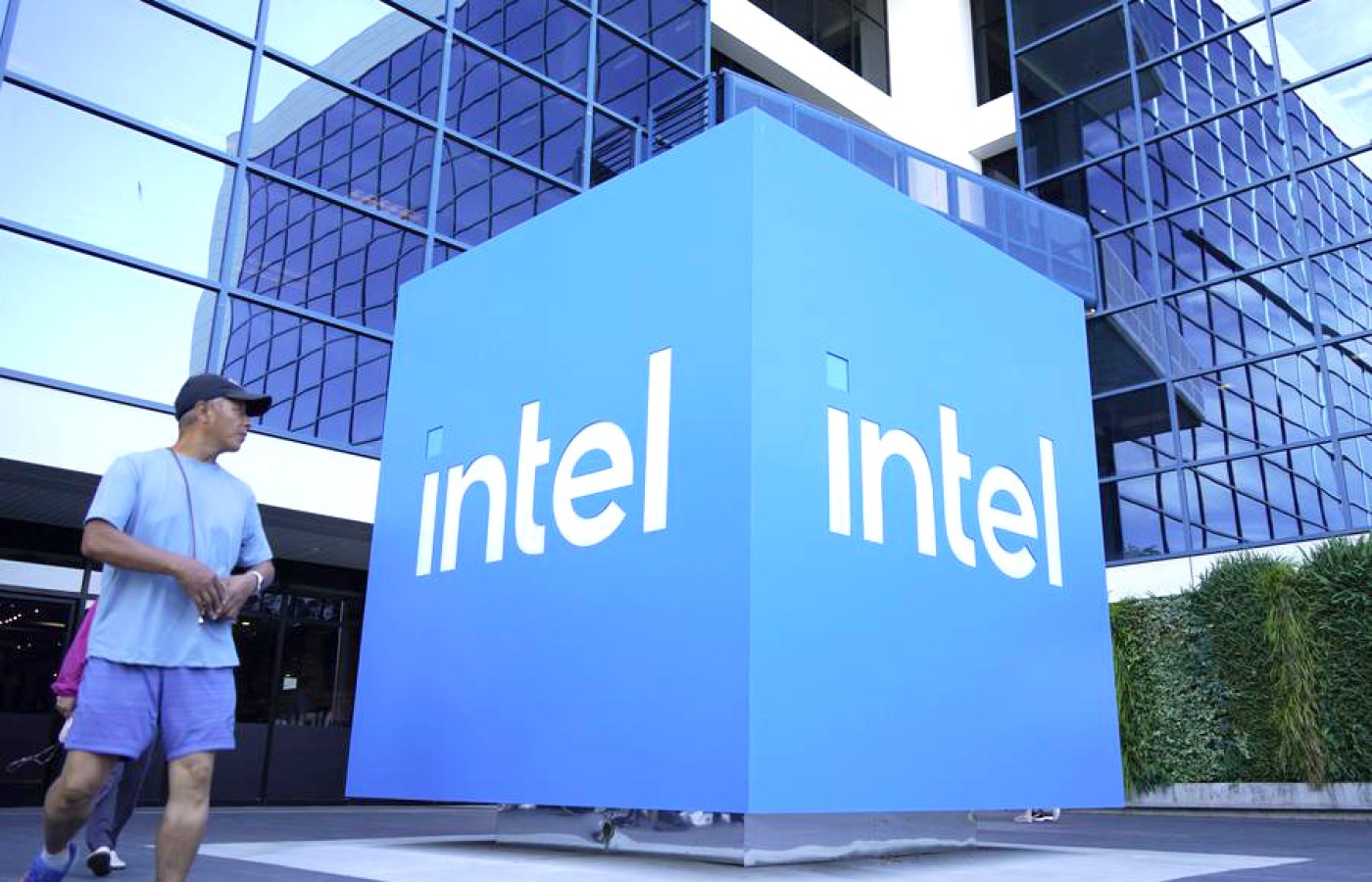 La Administración Trump valora adquirir un 10 por ciento de Intel, según medios