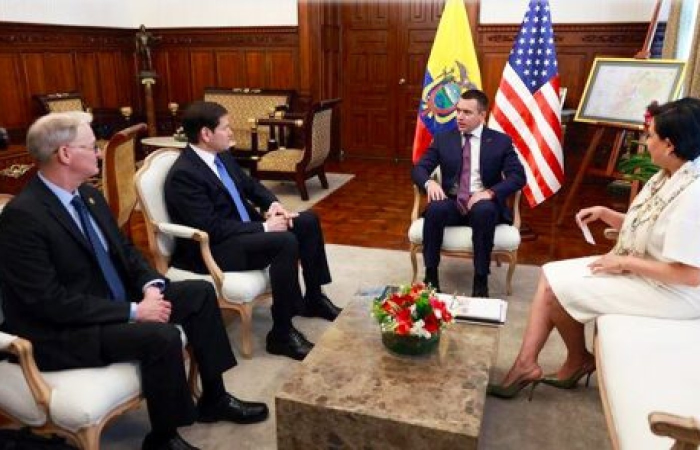 Ecuador y EEUU fortalecen cooperación en seguridad para combatir a organizaciones "narcoterroristas"