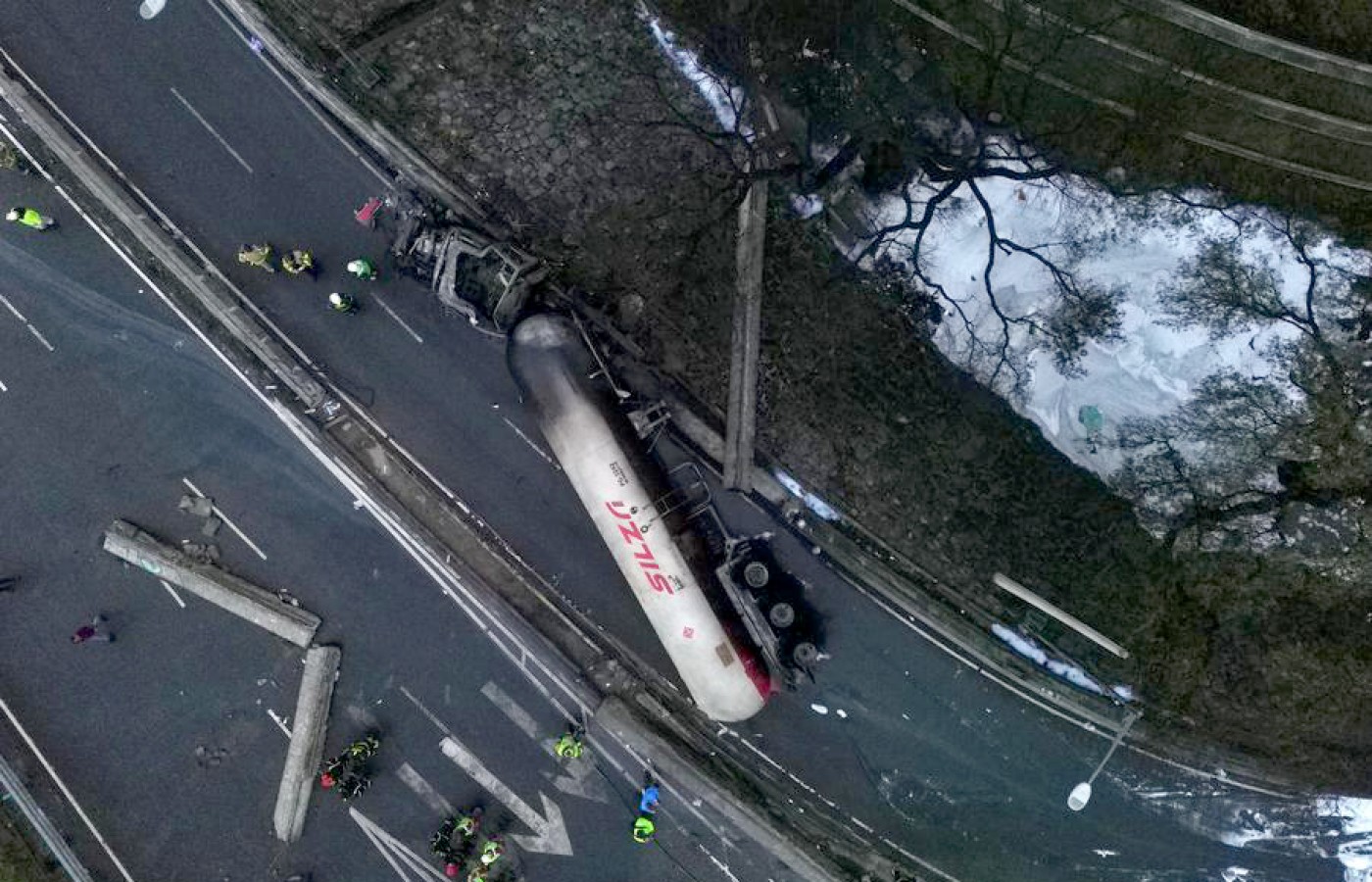 Aumentan a cuatro los muertos por explosión de pipa de gas LP en capital mexicana; 90 heridos