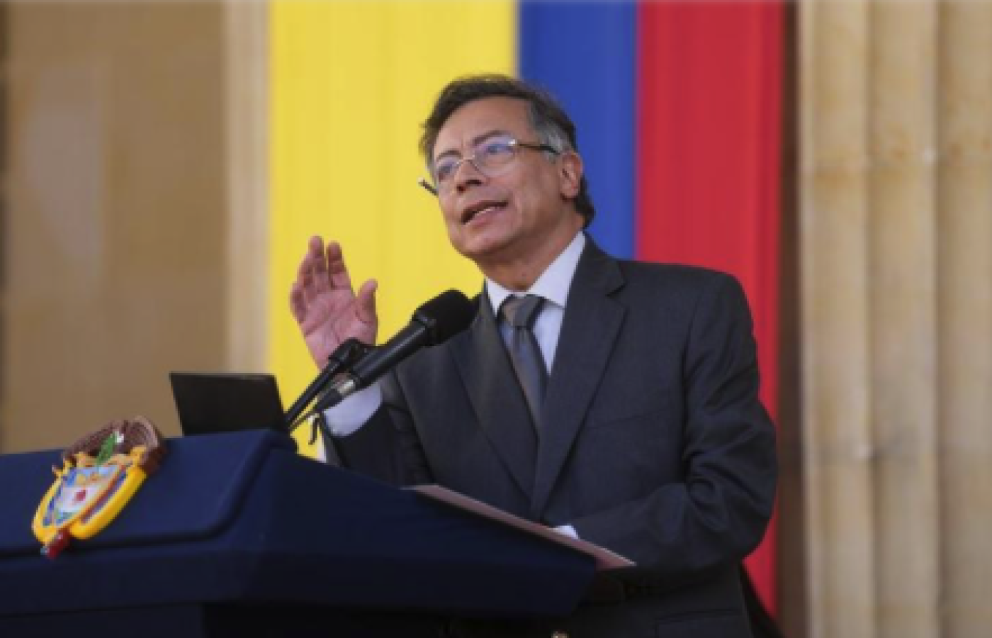 Colombia llama a consultas a embajador en EU