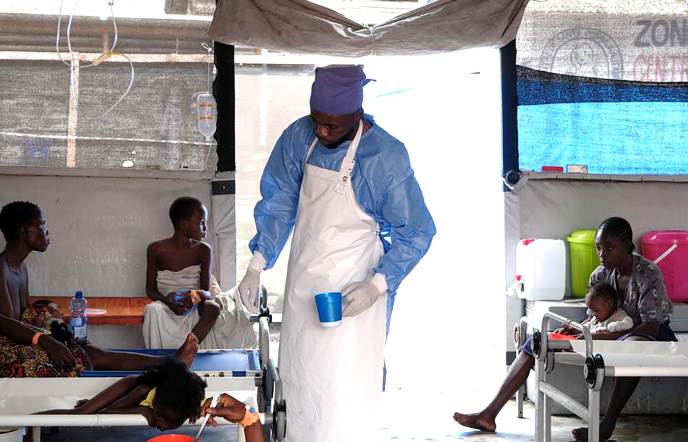 Número de muertos por cólera en África supera los 6.700 en 2025, dice CDC de África