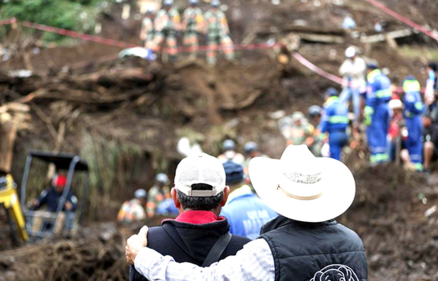 "Todo quedó bajo el agua, pero seguimos con vida"