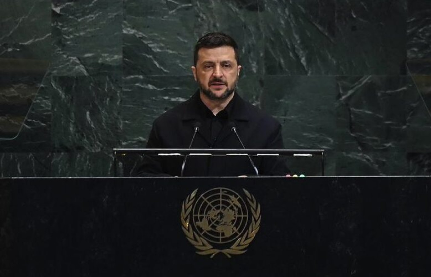 Zelensky se muestra dispuesto a avanzar hacia la paz mientras el enviado de Trump visita Moscú