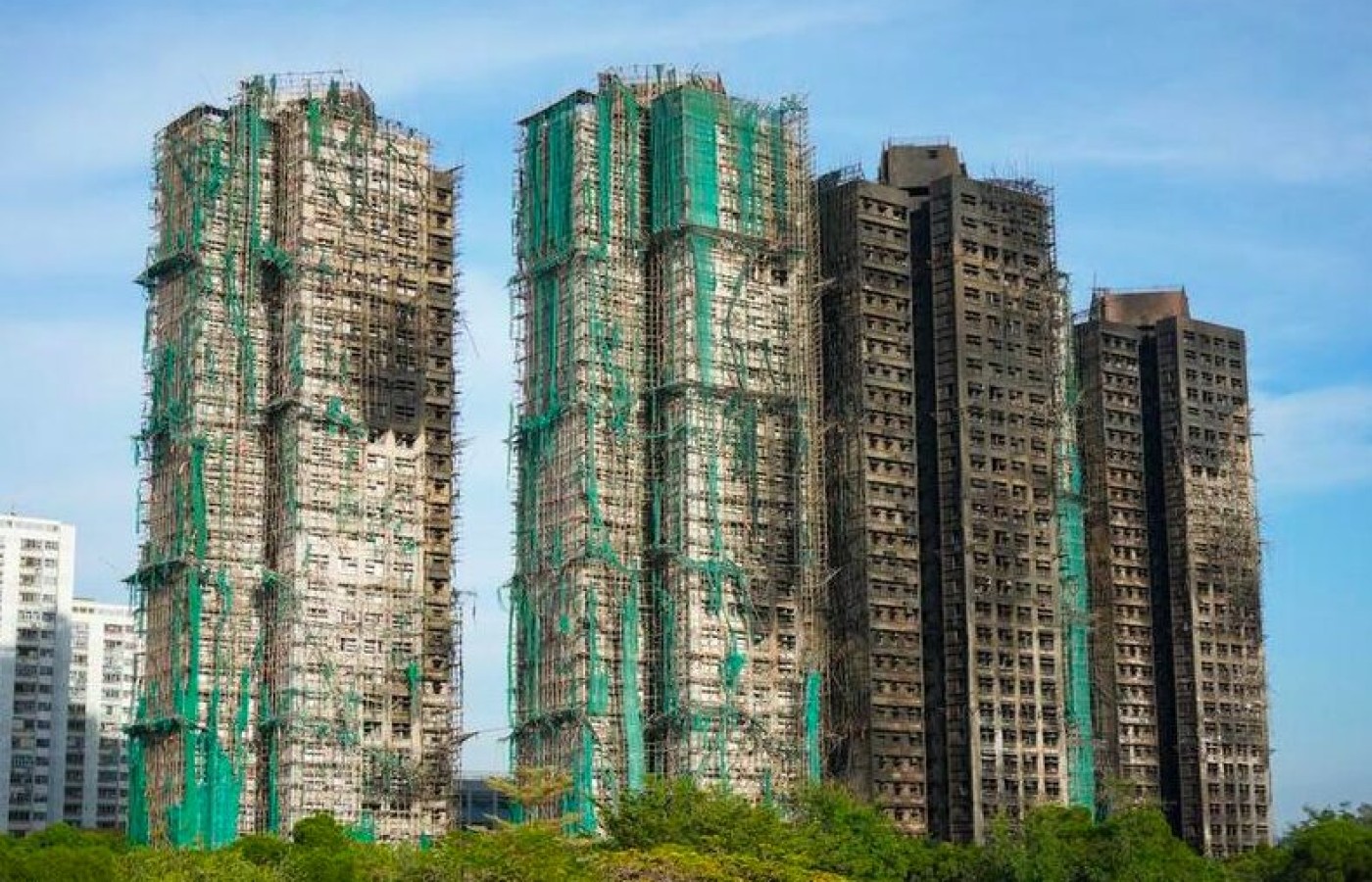 Rinden homenaje a las víctimas del incendio de edificios residenciales en Hong Kong