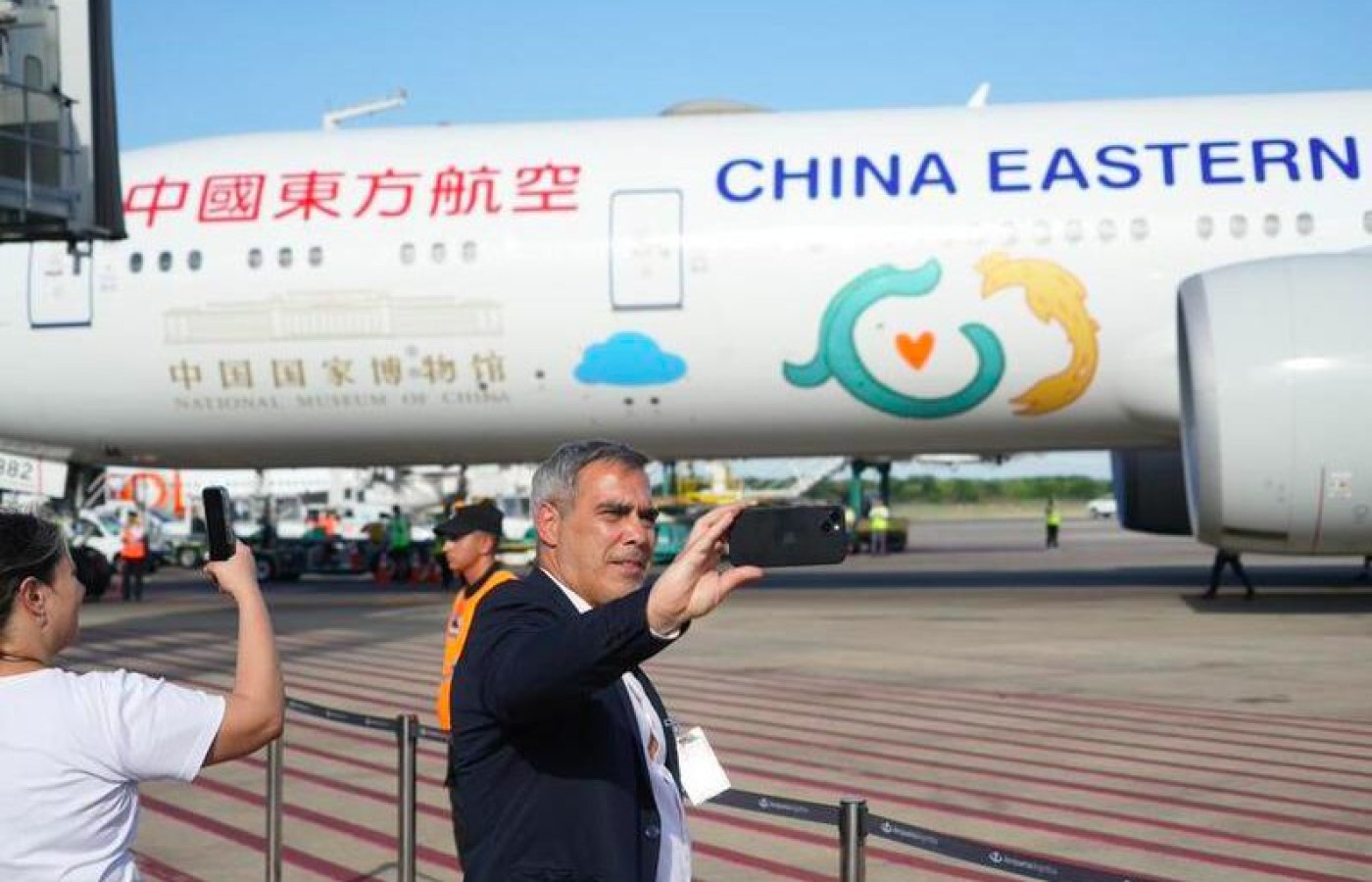 Inauguran vuelo más largo del mundo que conecta Shanghai con Buenos Aires