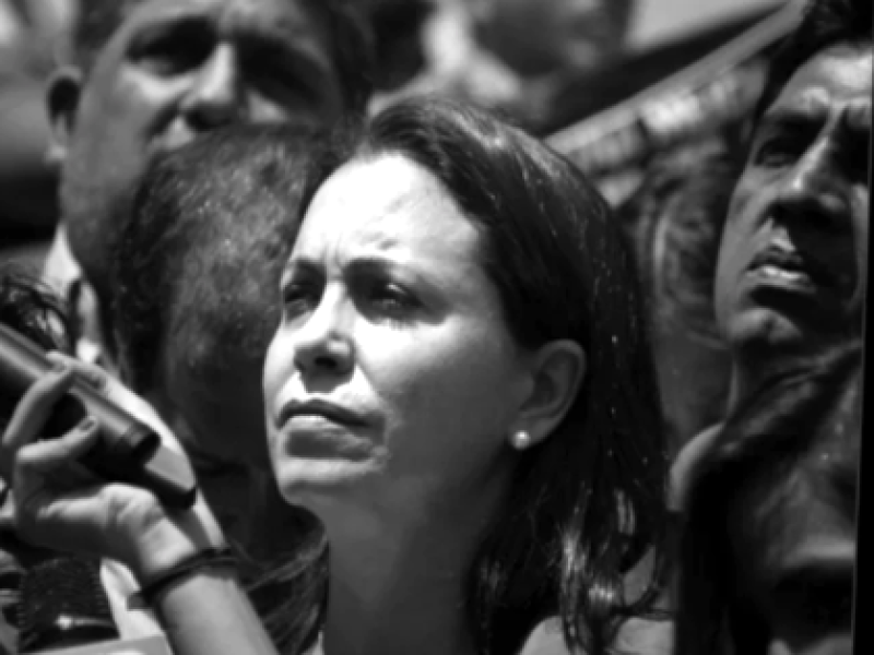 Corina Machado arriesga su retorno a Venezuela, confirma viaje a Oslo por Nobel de la Paz