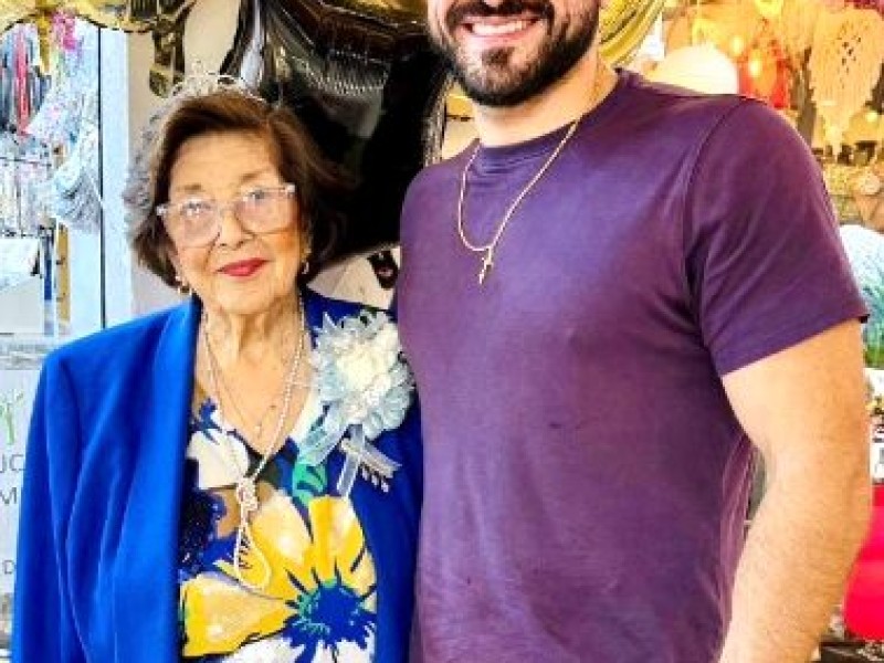 Homenaje la empresaria Margarita Zamarripa Jiménez