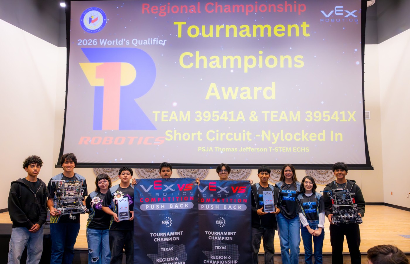 Seven Area Robotics Teams Advance to VEX Robotics World Championship