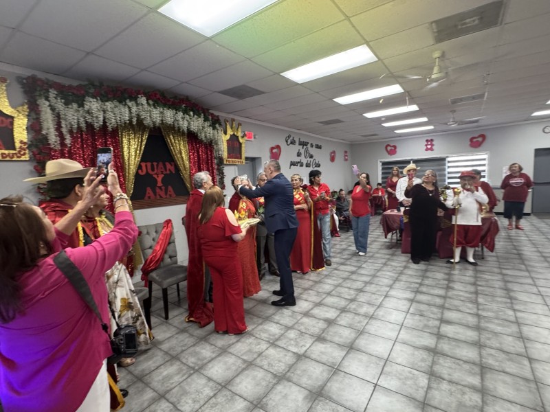 Presentan y coronan a la Corte Real de Pueblo Alegre