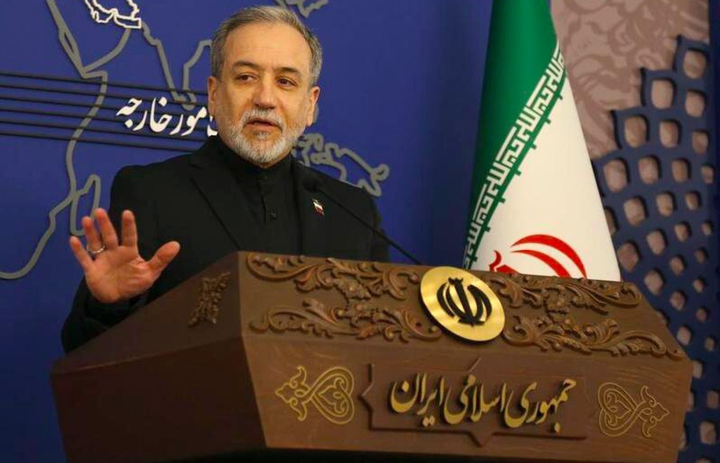 Canciller iraní afirma que el paso seguro por el estrecho de Ormuz será posible durante dos semanas