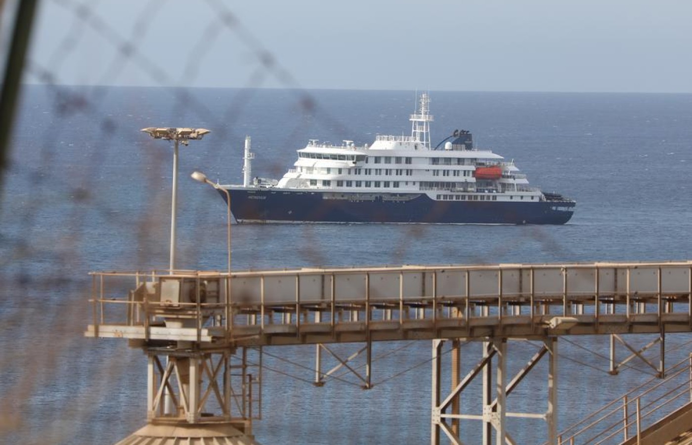 España evacua crucero afectado por hantavirus frente a costas de Tenerife