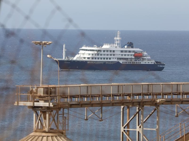 España evacua crucero afectado por hantavirus frente a costas de Tenerife