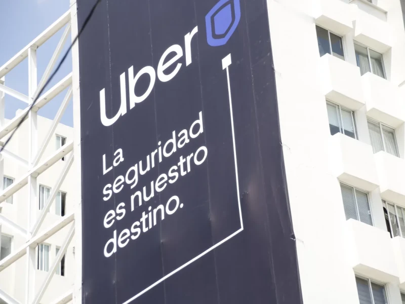 Movilidad en aeropuertos enfrenta reto de Uber por Mundial 2026 en México
