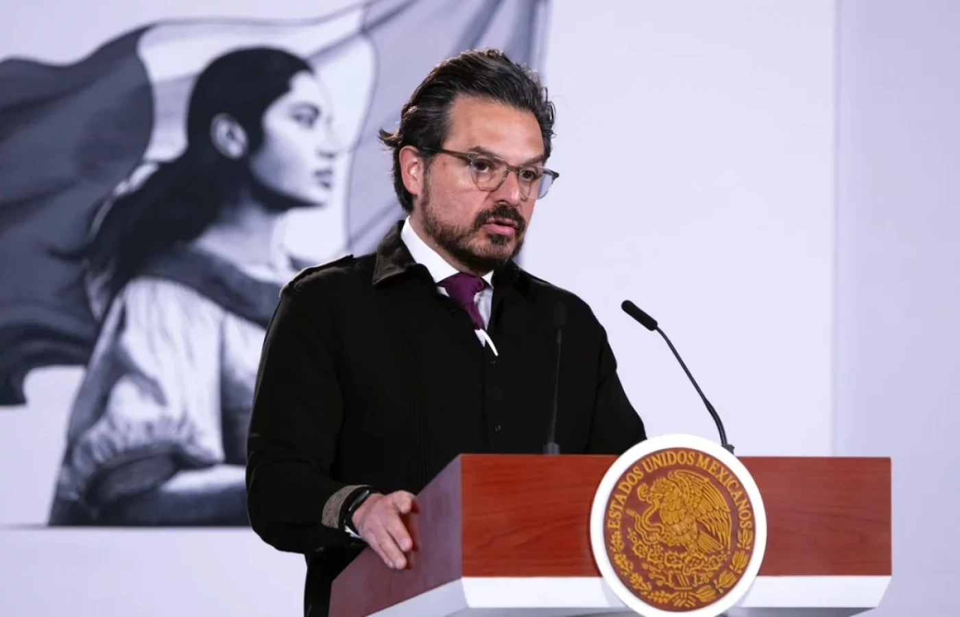 Sheinbaum confirma que permanencia de Zoé Robledo en el IMSS no está en duda