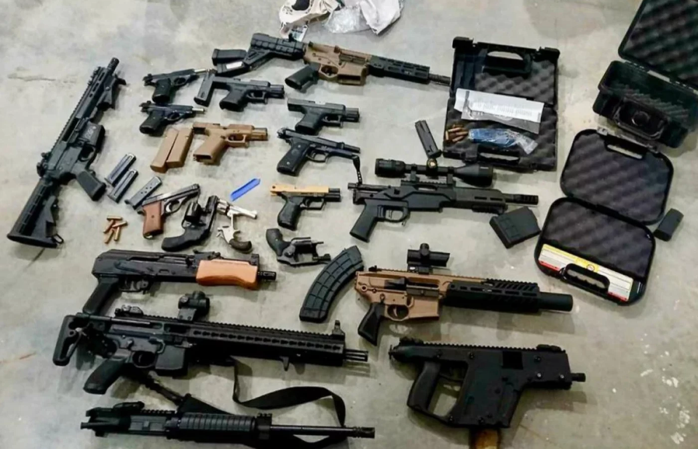 Estados Unidos reporta 50 mil armas incautadas tras llamado de Sheinbaum