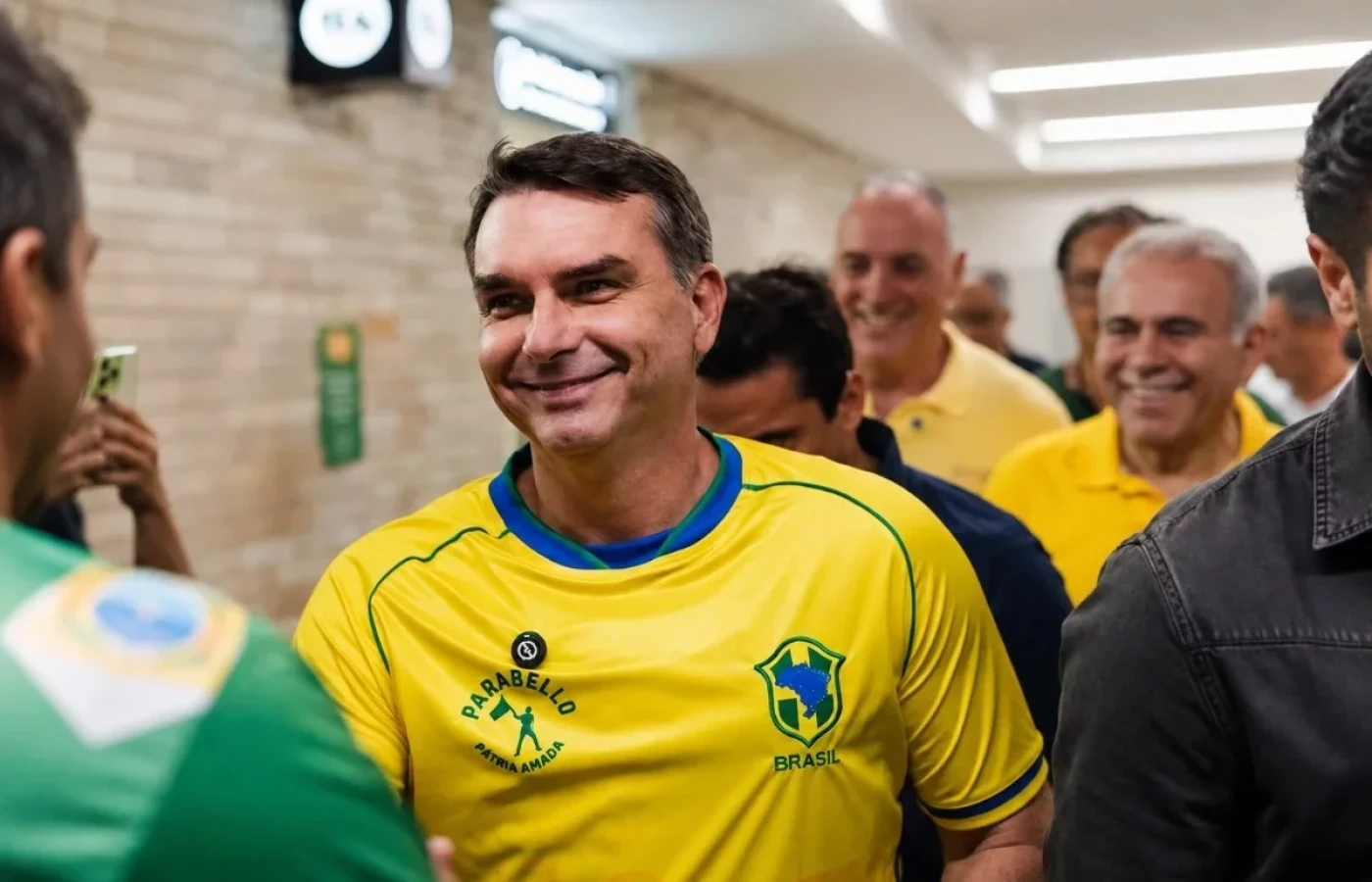 ¿Flávio Bolsonaro huyó a Estados Unidos?