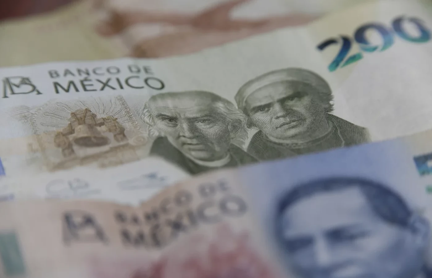 HR Ratings baja la calificación de México a BBB