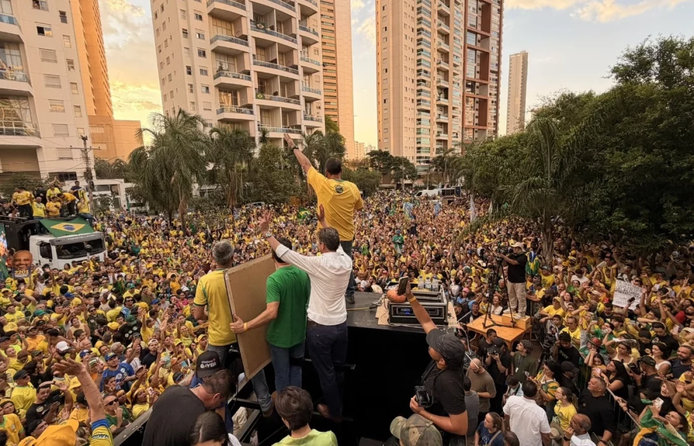 Flávio Bolsonaro enfrentará a Lula en segunda vuelta en Brasil