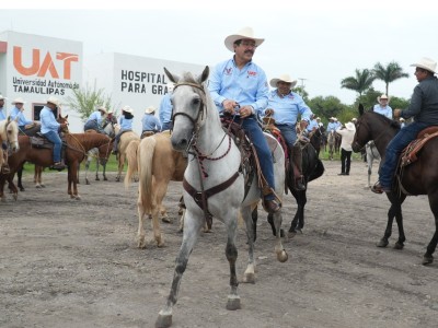Fortalece rector de la UAT la unidad y las tradiciones en la FMVZ