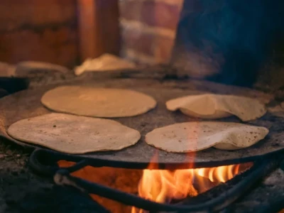 Alza del maíz blanco presiona costos de la tortilla
