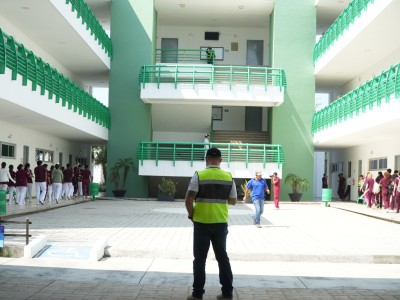 Realiza Facultad de Enfermería Victoria ejercicio de evacuación en simulacro de incendio